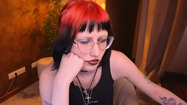 Snapshot of lissaros chatting on 02.17.25 lissaros online show from 02.17.25