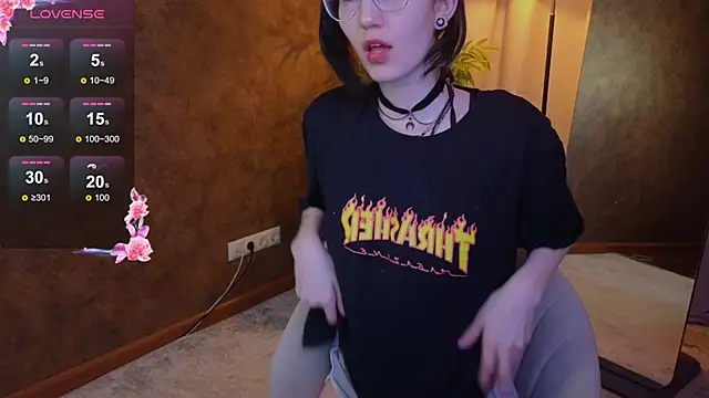 Snapshot of lissaros chatting on 03.13.25 lissaros online show from 03.13.25