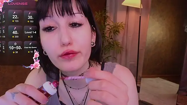 Snapshot of lissaros chatting on 03.16.25 lissaros online show from 03.16.25