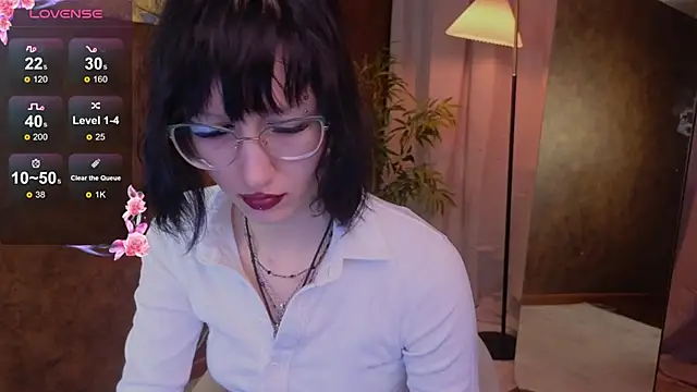 Snapshot of lissaros chatting on 03.18.25 lissaros online show from 03.18.25