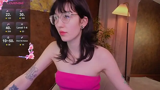 Snapshot of lissaros chatting on 03.20.25 lissaros online show from 03.20.25