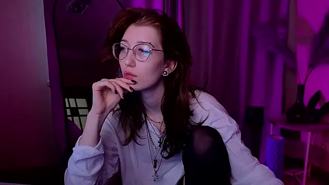 Snapshot of lissaros chatting on 09.15.25 lissaros online show from 09.15.25