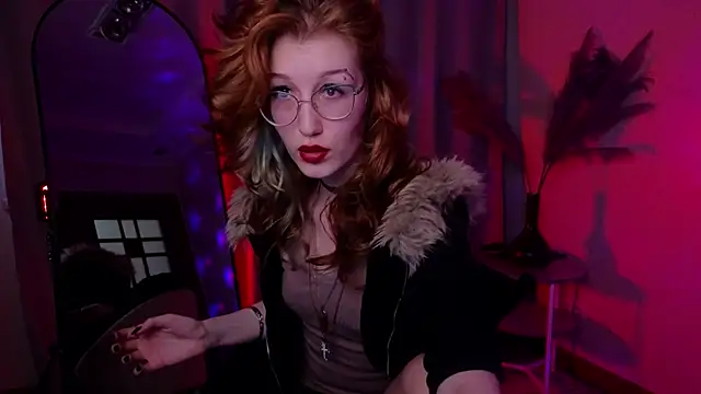 Snapshot of lissaros chatting on 09.24.25 lissaros online show from 09.24.25