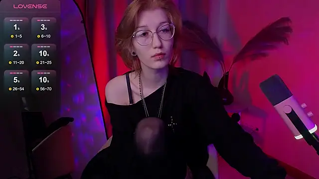 Snapshot of lissaros chatting on 09.29.25 lissaros online show from 09.29.25