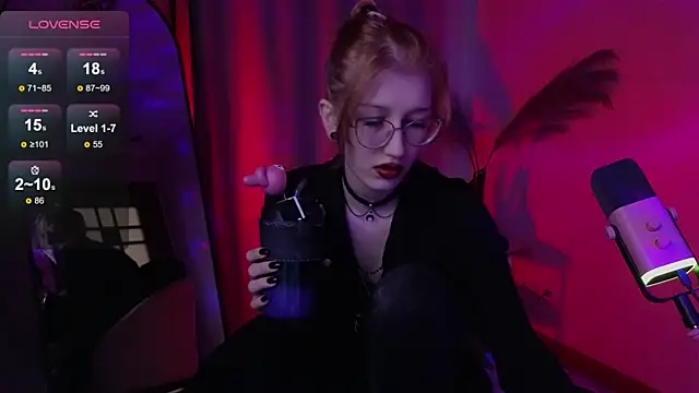 Snapshot of lissaros chatting on 10.02.25 lissaros online show from 10.02.25