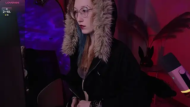 Snapshot of lissaros chatting on 10.15.25 lissaros online show from 10.15.25