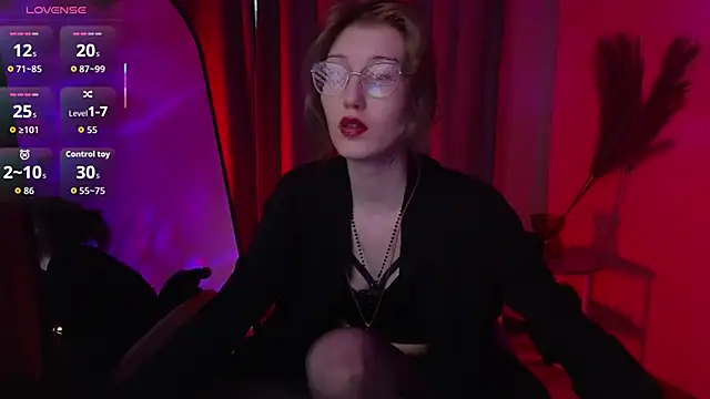 Snapshot of lissaros chatting on 11.13.25 lissaros online show from 11.13.25