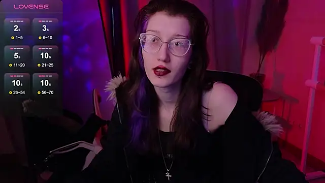 Snapshot of lissaros chatting on 11.25.25 lissaros online show from 11.25.25