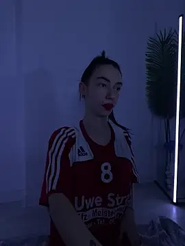 Celine Roxelle online show from 11.12.25