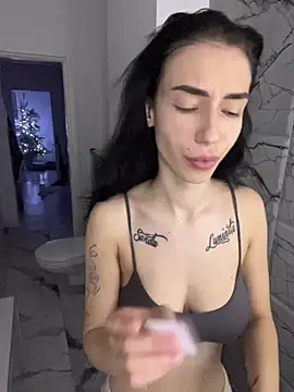 Celine Roxelle online show from 12.20.25