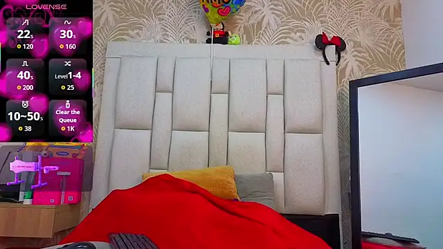 dafnnelewis online show from 04.16.26