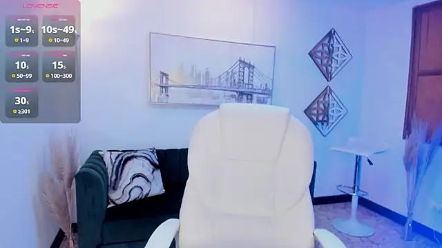 Snapshot of Luciana_Morris chatting on 02.09.25 Luciana Morris online show from 02.09.25