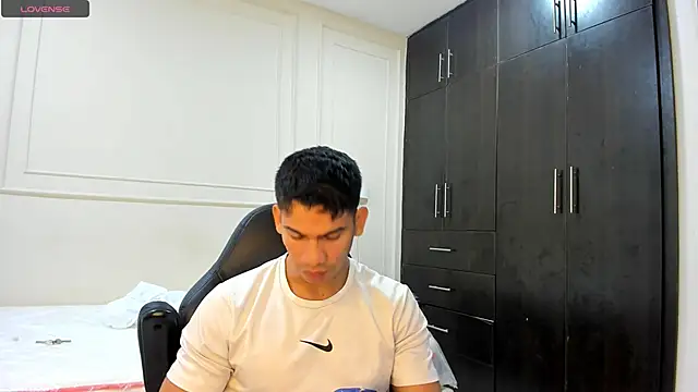 ANDRES STUD online show from 04.22.26