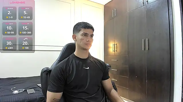 Snapshot of ANDRES_STUD chatting on 05.02.26 ANDRES STUD online show from 05.02.26