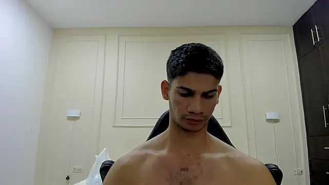 Snapshot of ANDRES_STUD chatting on 05.27.26 ANDRES STUD online show from 05.27.26
