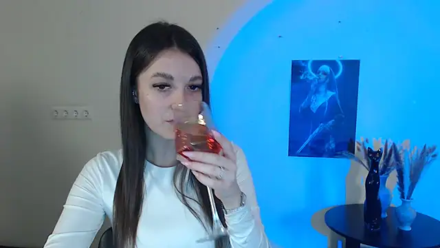 Snapshot of Eva_Eldis chatting on 03.08.25 Eva Eldis online show from 03.08.25