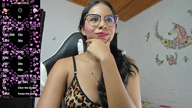 Snapshot of alisson_hoffman05 chatting on 05.15.26 alisson hoffman05 online show from 05.15.26