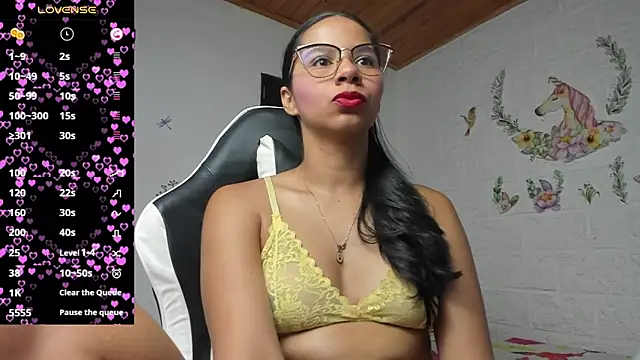 Snapshot of alisson_hoffman05 chatting on 06.01.26 alisson hoffman05 online show from 06.01.26
