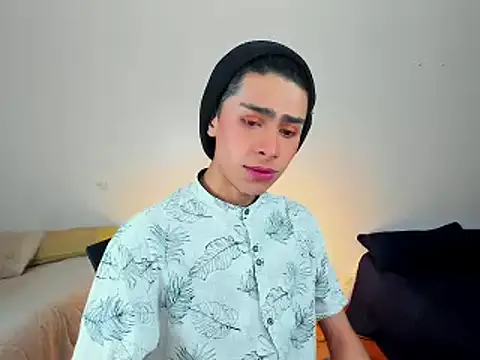 Snapshot of steve__gray chatting on 02.07.25 steve gray online show from 02.07.25