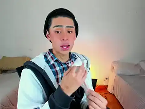 Snapshot of steve__gray chatting on 02.19.25 steve gray online show from 02.19.25