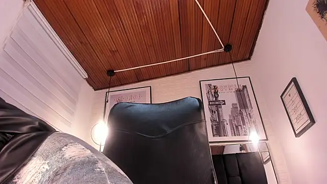 tylla  online show from 09.23.25