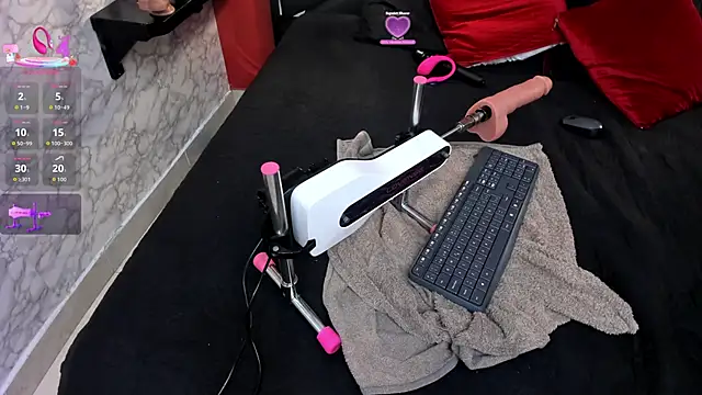 IVISBOUNCYASS online show from 04.10.26