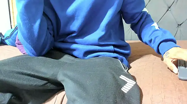 guyeifmaxiro online show from 02.23.25