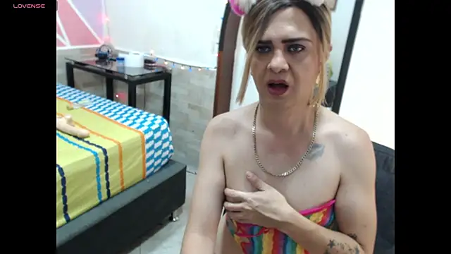 Snapshot of Dolldirtyxxx chatting on 03.23.25 Dolldirtyxxx online show from 03.23.25