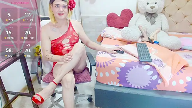 Snapshot of Dolldirtyxxx chatting on 11.15.25 Dolldirtyxxx online show from 11.15.25