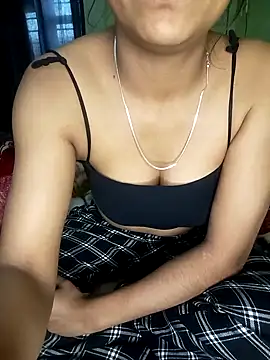 Snapshot of sufiya-ji chatting on 02.21.25 sufiya-ji online show from 02.21.25