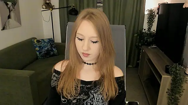 Snapshot of DariaTate chatting on 07.07.26 DariaTate online show from 07.07.26