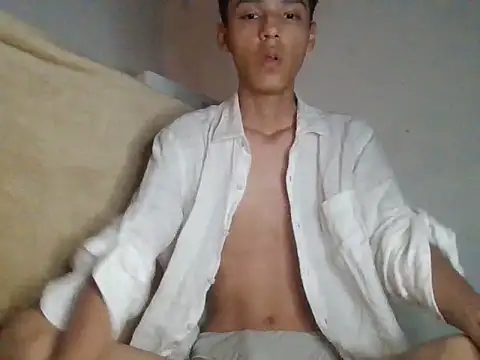 Snapshot of ChavoOT chatting on 02.15.25 ChavoOT online show from 02.15.25