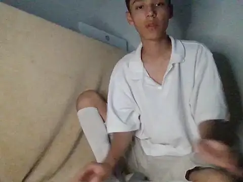 Snapshot of ChavoOT chatting on 02.15.25 ChavoOT online show from 02.15.25