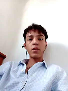 Snapshot of ChavoOT chatting on 02.26.25 ChavoOT online show from 02.26.25