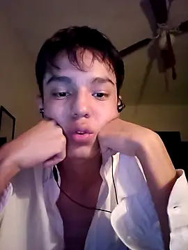 Snapshot of ChavoOT chatting on 02.28.25 ChavoOT online show from 02.28.25