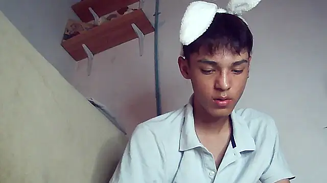 Snapshot of ChavoOT chatting on 03.16.25 ChavoOT online show from 03.16.25