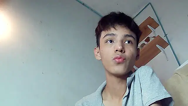 Snapshot of ChavoOT chatting on 03.23.25 ChavoOT online show from 03.23.25