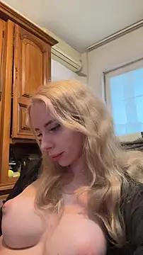 ChristiHanson online show from 03.04.26