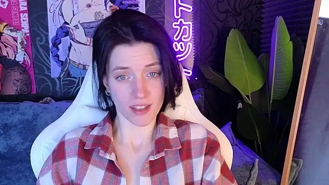 Snapshot of roxy_riot_ chatting on 02.21.25 roxy riot online show from 02.21.25