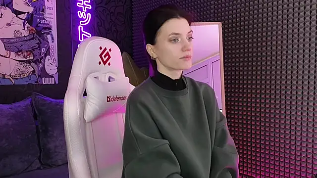 Snapshot of roxy_riot_ chatting on 02.22.25 roxy riot online show from 02.22.25