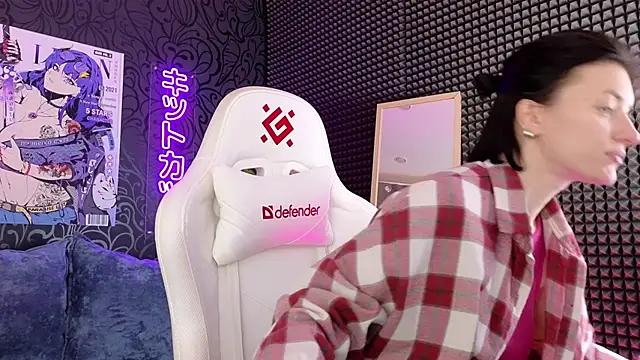 Snapshot of roxy_riot_ chatting on 03.01.25 roxy riot online show from 03.01.25