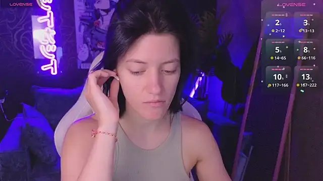 roxy riot  online show from 04.03.26