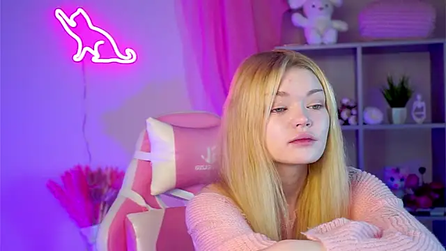 AdeleCartier online show from 03.22.25