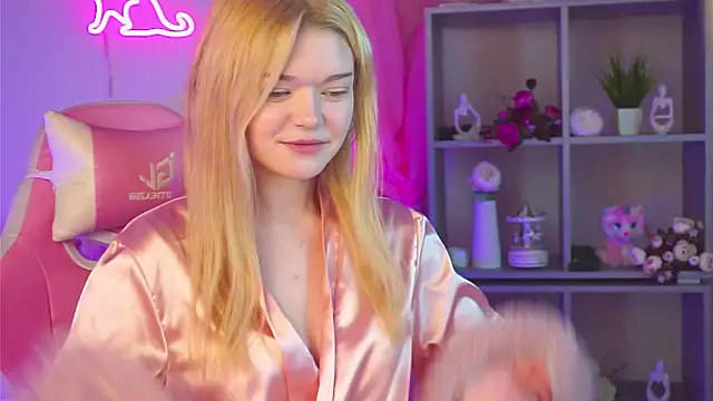 AdeleCartier online show from 03.23.25