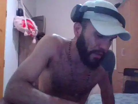 Snapshot of navalhadellatorre chatting on 10.06.25 navalhadellatorre online show from 10.06.25