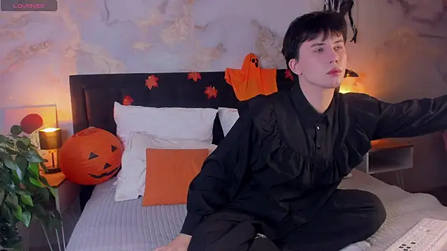 AdrianoAubert online show from 11.06.25