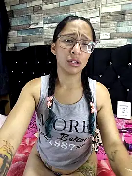 Snapshot of isabella_beauty_01 chatting on 03.06.25 isabella beauty 01 online show from 03.06.25