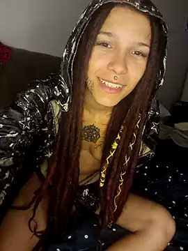 Snapshot of nickelfie chatting on 03.04.25 nickelfie online show from 03.04.25