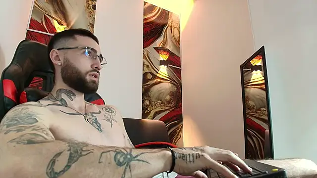 Snapshot of Luke_davis01 chatting on 09.19.25 Luke davis01 online show from 09.19.25