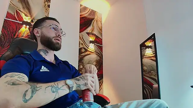 Snapshot of Luke_davis01 chatting on 11.07.25 Luke davis01 online show from 11.07.25